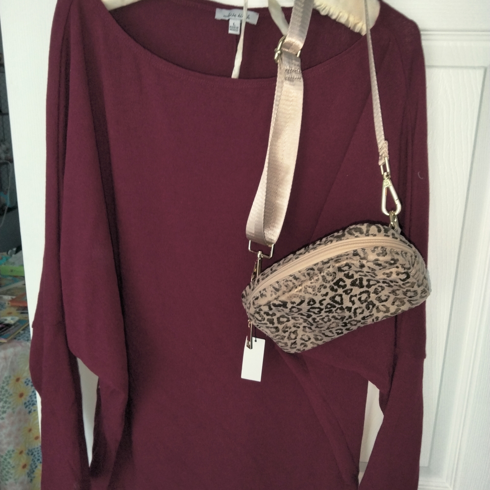 Burgundy Top White Birch Brand Nwot Size LARGE